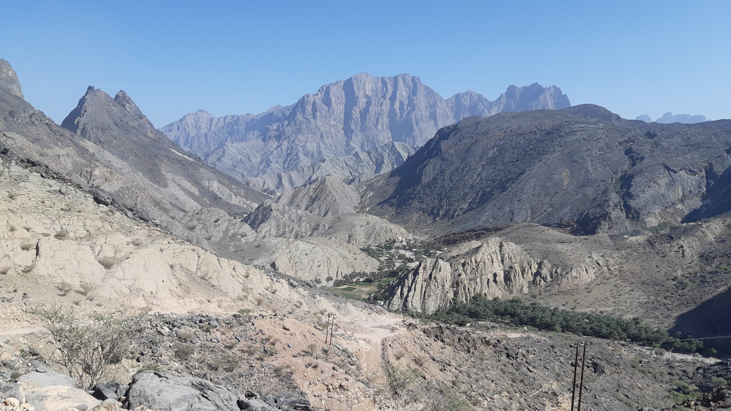 Góry Al Hajar, Oman,Wspaniałe krajobrazy Al Hajar,Wspinaczka w górach Al Hajar,Przygoda w omaniąskich górach,Wędrowanie w Al Hajar,Oman, piękno górskich szczytów,Góry Al Hajar i skały,Wyjątkowe widoki na Al Hajar,Skały i wodospady Al Hajar,Odkrywanie przyrody Al Hajar,Oman, tereny górskie,Góry Al Hajar - naturalne cuda,Tradycyjne wioski w górach,Malownicze doliny Al Hajar,Wspinaczka skalna w Al Hajar,Noclegi w górach Al Hajar,Oman, przygoda na wysokościach,Rezerwaty przyrody w górach,Flora i fauna Al Hajar,Eksploracja Al Hajar w Omanie