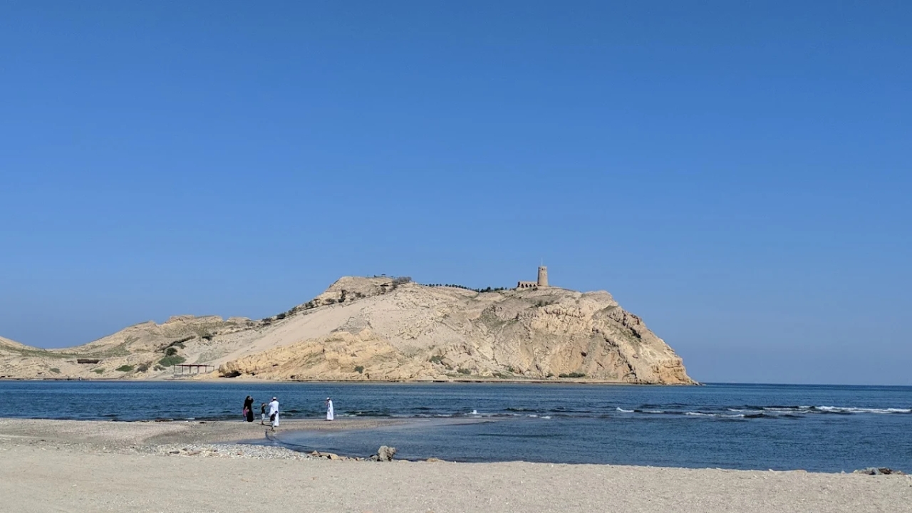 Co można robić na Al Sawadi Beach?