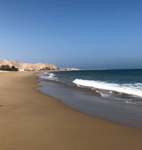 Plaża Yiti Beach – co warto wiedzieć? Plaże w Omanie